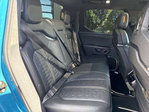 Used 2022 Rivian R1T Adventure AWD/4WD image 13