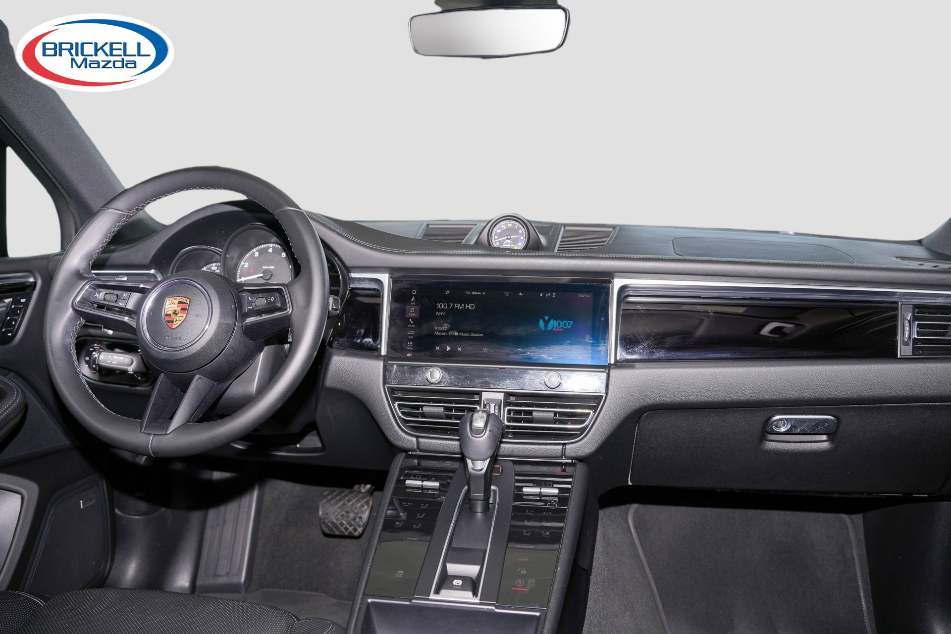 Used 2022 Porsche Macan AWD/4WD image 17