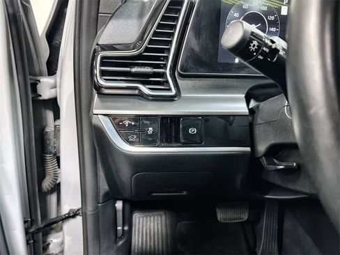 Used 2023 Kia Sportage SX image 13