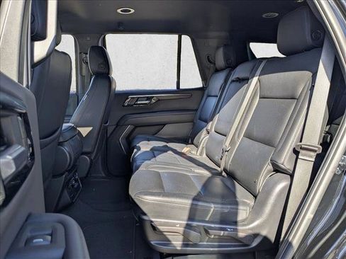 Used 2025 Chevrolet Tahoe LS RWD image 17