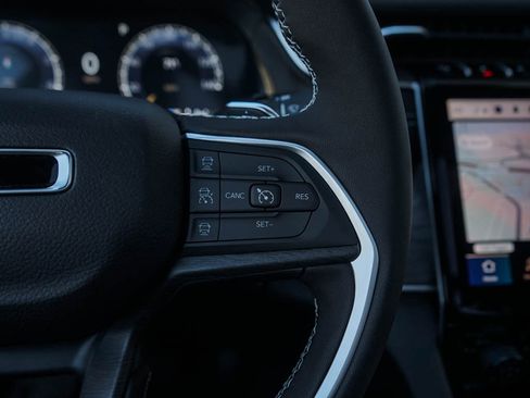 New 2025 Jeep Grand Cherokee Limited w/ Trailer Tow Package image 22