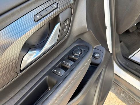 Used 2022 GMC Terrain SLT w/ Tech Package image 14