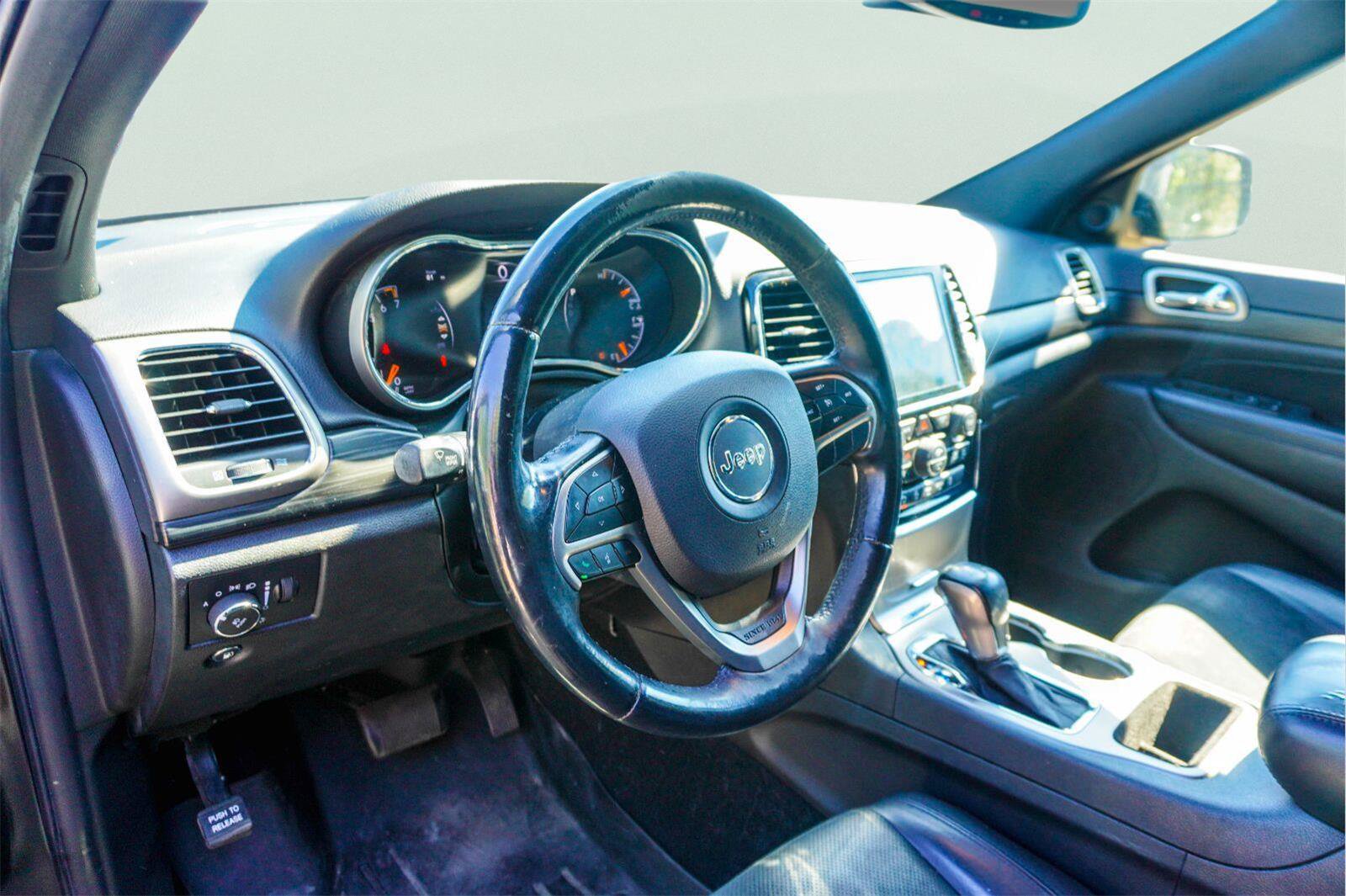 Used 2020 Jeep Grand Cherokee Altitude RWD image 23