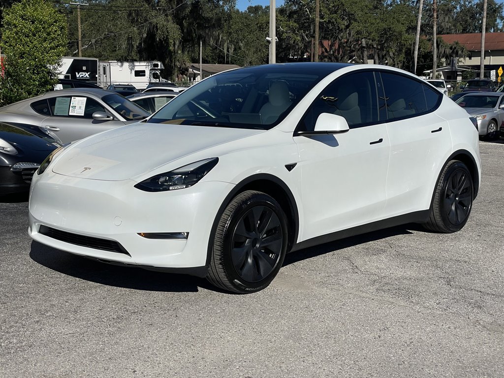 Used 2024 Tesla Model Y Long Range AWD/4WD image 19