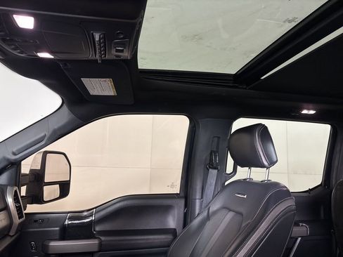 Used 2022 Ford F450 Platinum w/ FX4 Off-Road Package image 23