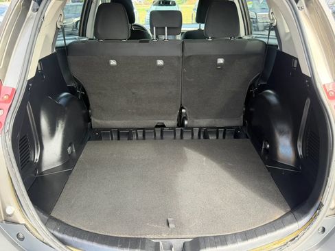 Used 2015 Toyota RAV4 LE FWD image 9