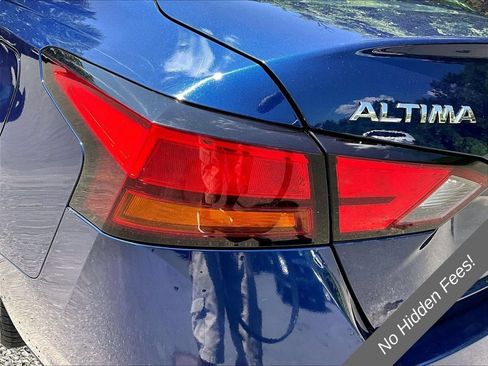 Used 2022 Nissan Altima 2.5 SR FWD image 28