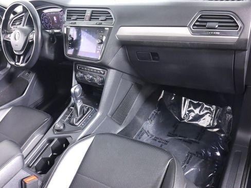 Used 2019 Volkswagen Tiguan SEL w/ 3rd Row Seat Package AWD/4WD image 47