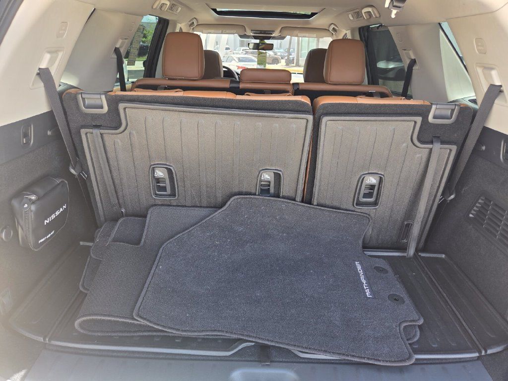 Used 2025 Nissan Pathfinder Platinum w/ Cargo Package FWD image 29