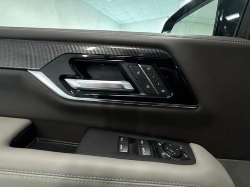 New 2026 GMC Yukon Elevation w/ LPO, Elevation Black Package RWD image 16