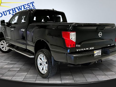 Used 2017 Nissan Titan SL AWD/4WD image 4