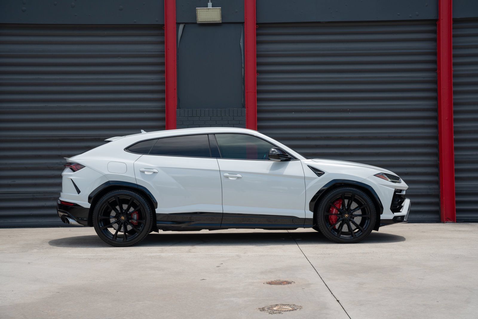 Used 2022 Lamborghini Urus AWD/4WD image 4