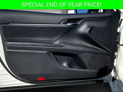 Used 2021 Toyota Camry SE image 18