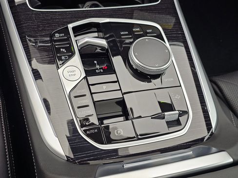 New 2026 BMW X5 xDrive50e w/ M Sport Package image 23