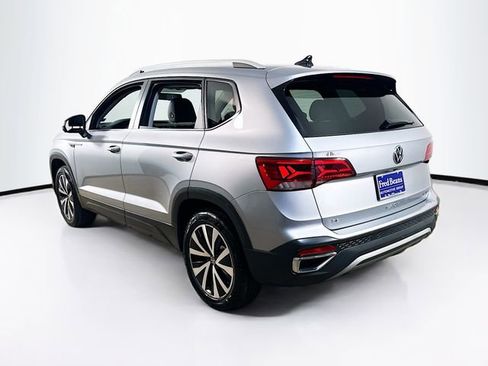 Used 2022 Volkswagen Taos SE image 6