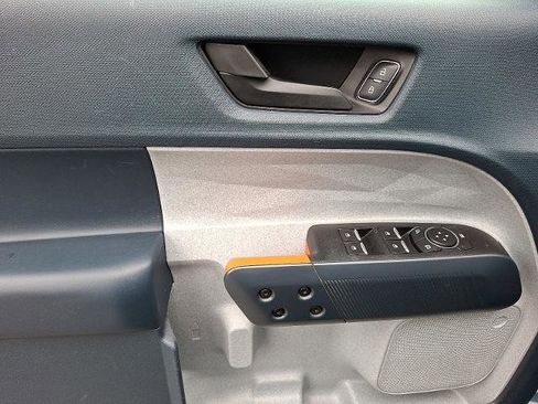 Certified 2022 Ford Maverick XLT w/ XLT Luxury Package image 12