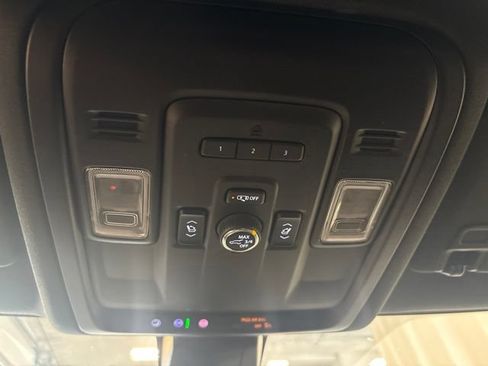 Used 2022 Chevrolet Tahoe Premier AWD/4WD image 28