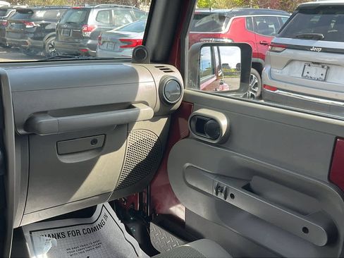 Used 2007 Jeep Wrangler Unlimited Sahara AWD/4WD image 22