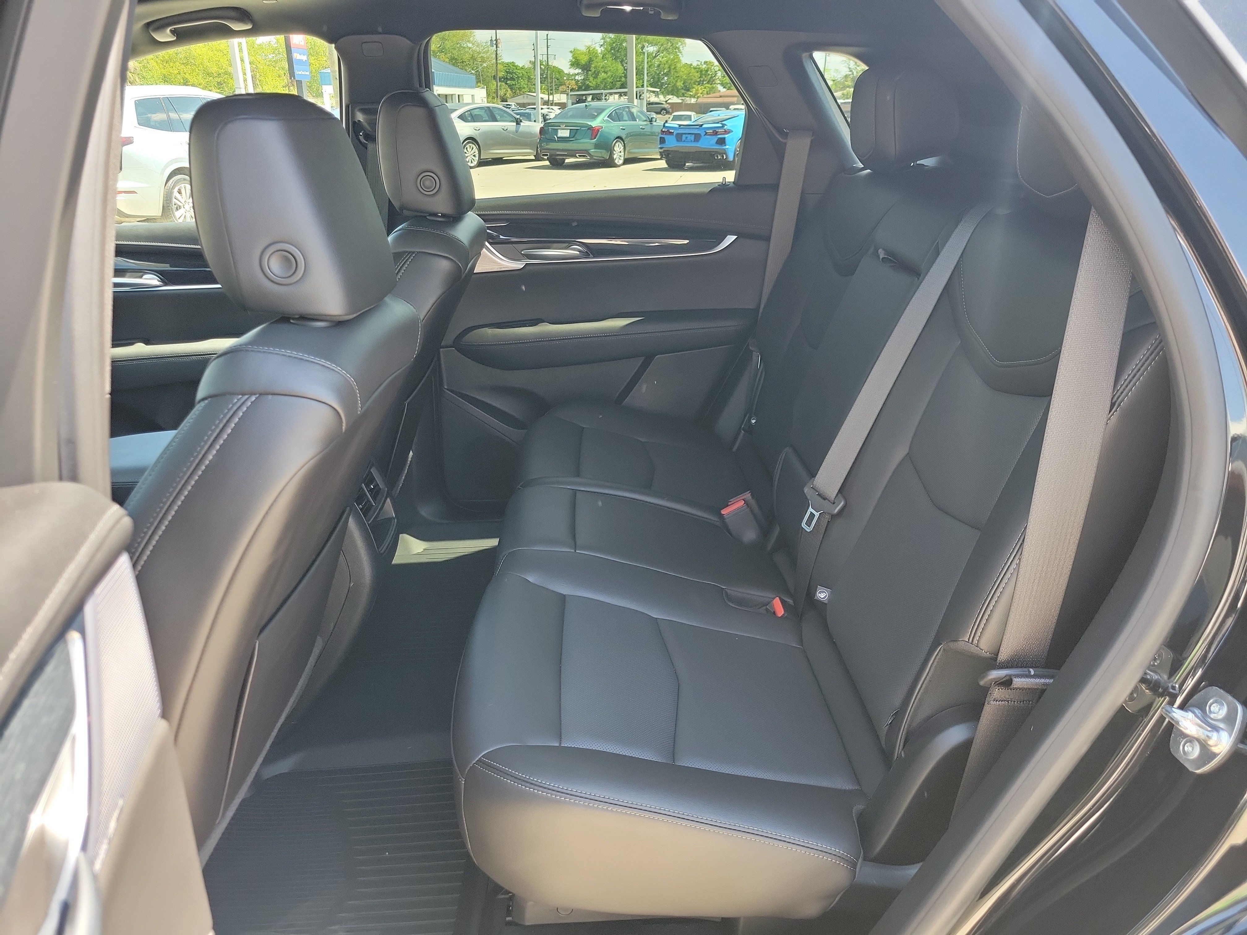 Certified 2025 Cadillac XT5 Premium Luxury w/ Technology Package AWD/4WD image 16
