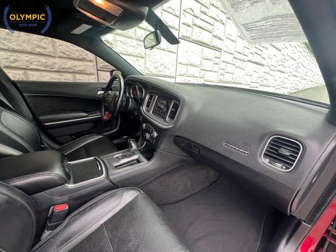 Used 2019 Dodge Charger SXT w/ Leather Interior Group image 22