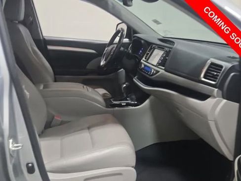 Used 2018 Toyota Highlander XLE image 10