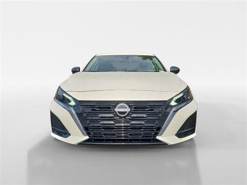New 2025 Nissan Altima 2.5 SV image 8