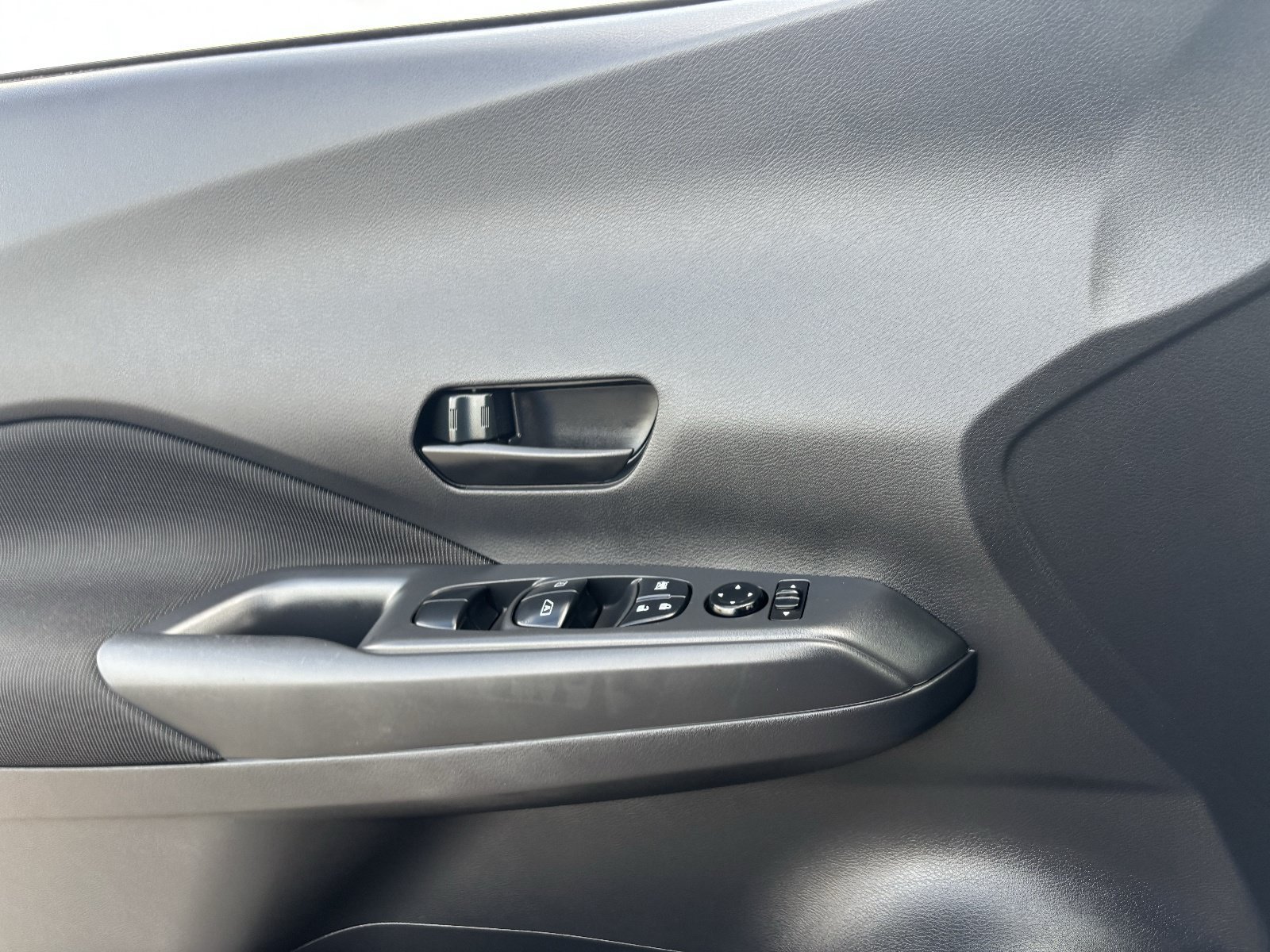 Used 2024 Nissan Kicks S FWD image 21