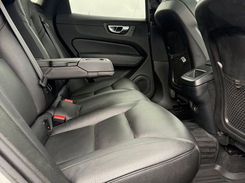 Used 2018 Volvo XC60 T6 Momentum image 10