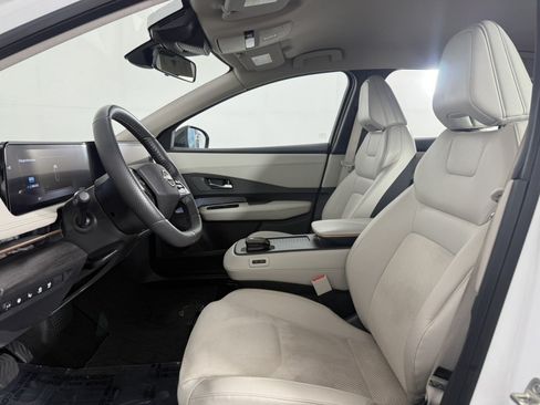 Used 2024 Nissan Ariya AWD image 15