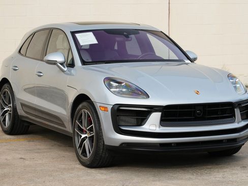 Used 2023 Porsche Macan S AWD/4WD image 55