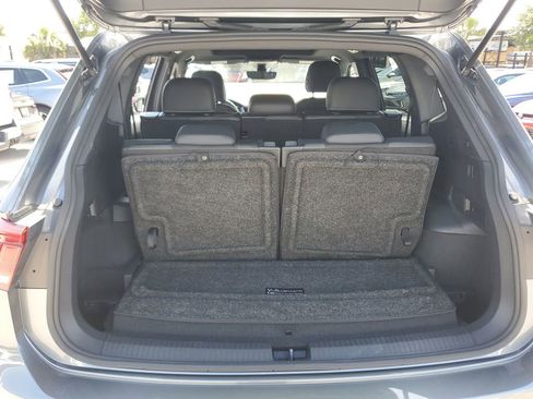 Certified 2023 Volkswagen Tiguan SE R-Line FWD image 15