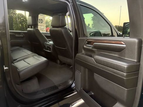 Used 2024 GMC Sierra 2500 SLT w/ SLT Convenience Package image 9