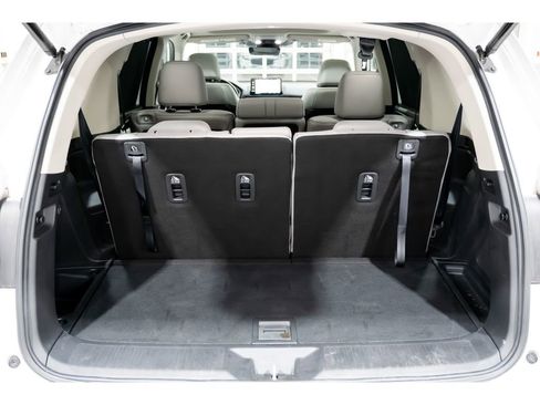 Used 2023 Honda Pilot Touring image 17