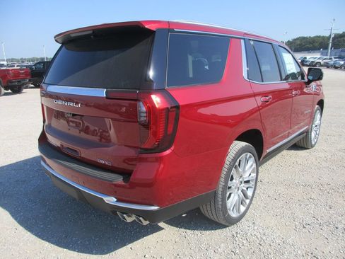 New 2026 GMC Yukon Denali w/ Denali Reserve Package AWD/4WD image 4