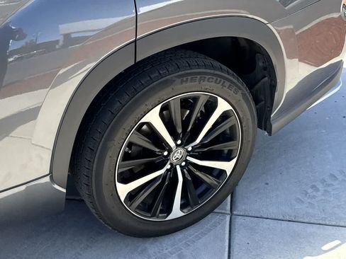 Used 2021 Toyota Highlander XSE AWD/4WD image 8
