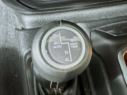 Used 2023 Jeep Wrangler Unlimited Sahara w/ Dual Top Group AWD/4WD image 15
