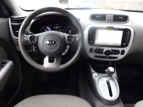 Used 2016 Kia Soul EV image 12