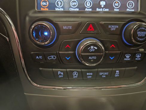 Used 2018 Jeep Grand Cherokee Limited image 26