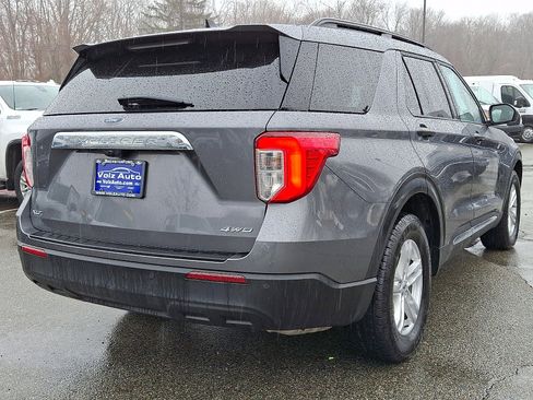 Used 2022 Ford Explorer XLT image 10