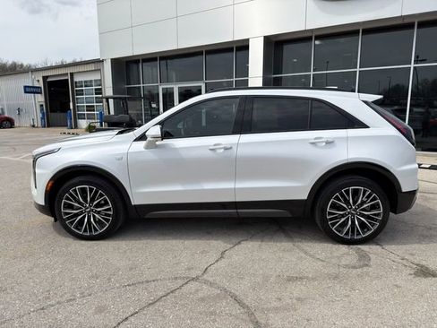 Used 2025 Cadillac XT4 Sport w/ Cold Weather Package image 4