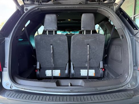 Used 2015 Ford Explorer XLT w/ Equipment Group 202B FWD image 36