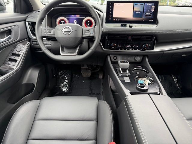 Used 2026 Nissan Rogue SL AWD/4WD image 14