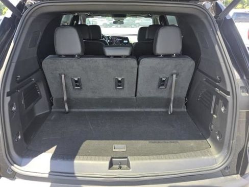 Used 2024 Chevrolet Traverse LT w/ Midnight/Sport Edition FWD image 6