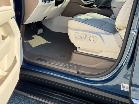 New 2026 GMC Yukon XL Denali w/ Advanced Technology Package image 19