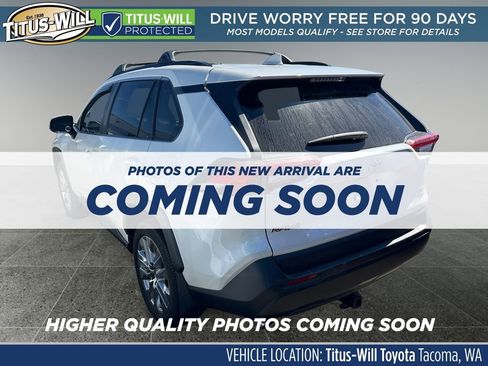 Used 2021 Toyota RAV4 XLE Premium image 3