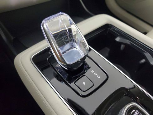 Used 2026 Volvo XC90 B6 Ultra AWD/4WD image 32