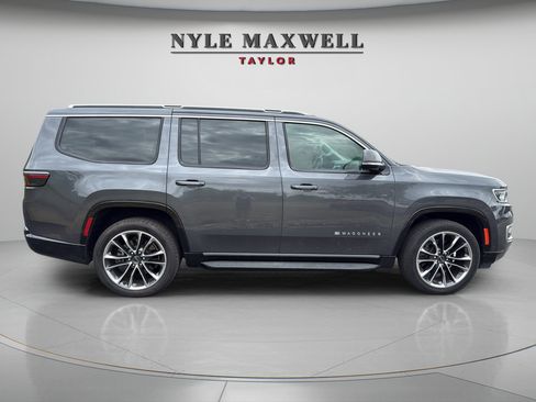 Used 2022 Jeep Wagoneer Series II w/ Premium Group I RWD image 13