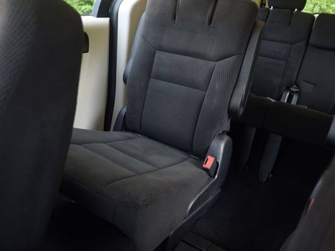 Used 2014 Dodge Grand Caravan American Value Package FWD image 15