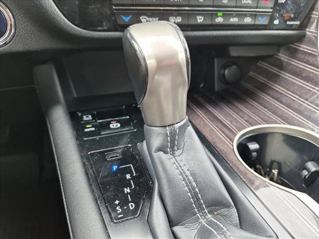 Used 2019 Lexus RX 450h AWD w/ Luxury Package image 10