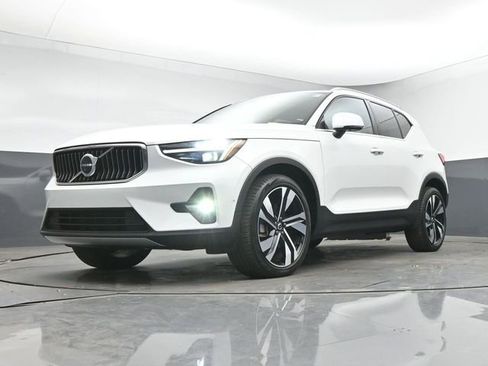 Used 2023 Volvo XC40 B5 Ultimate w/ Protection Package Premier AWD/4WD image 17